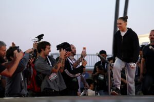 Salários do MVP ‘Rousey vs. Carano’: Três lutadores ganham um dia de salário de sete pesos