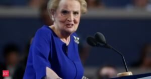 Superando o Medo: Citação do Dia da Secretária de Estado dos EUA, Madeleine Albright: “Levei muito tempo para desenvolver uma voz, e agora que a tenho, não vou ficar em silêncio” — poderosas lições de vida para superar o medo, construir confiança e encontrar coragem para falar em um mundo que tenta silenciar você