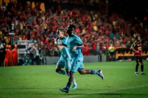 Vitória e Fortaleza decidirão a Copa do Nordeste