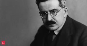 Walter Benjamin: Citação do homem por trás de “A história é escrita pelos vencedores” – Walter Benjamin: “A memória não é um instrumento de levantamento do passado, mas o seu teatro.” Aprenda uma lição profunda sobre a identidade e as camadas ocultas da experiência humana com um dos maiores filósofos do século XX.