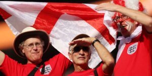 A FIFA foi acusada de colocar torcedores em risco após uma decisão inesperada de última hora