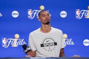 A admissão sincera de Victor Wembanyama destaca o exaustivo teste defensivo contra o perigoso ataque de chute dos Knicks antes do jogo 3