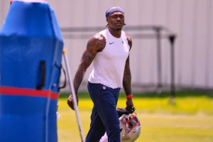 AJ Brown revelou que tinha tapetes dos Patriots em sua casa há anos, inclusive enquanto jogava pelos Eagles