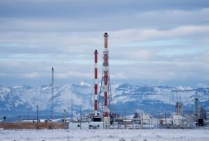 Análise-Alberta apregoa gás natural barato para o boom dos data centers, desafiando as metas de energia limpa do Canadá