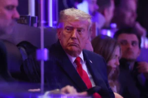 Diz-se que o presidente Trump não deverá comparecer ao jogo 4 entre os Spurs-Knicks na quarta-feira