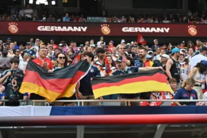 Homem nas arquibancadas: Alemanha x USMNT em Chicago