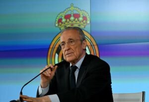 O chefe do Real Madrid, Perez, anuncia três novas contratações e oferta de US$ 175 milhões