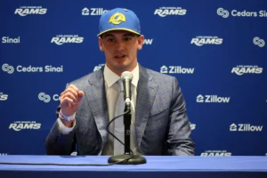 O novato do Rams, Ty Simpson, brincou dizendo que provavelmente irrita Matthew Stafford