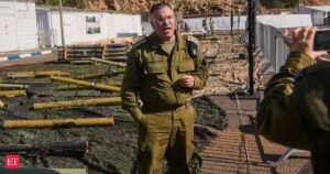 O porta-voz militar israelense altamente on-line é a frente de batalha para milhões de árabes