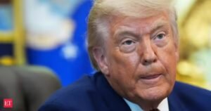 Os Estados Unidos estão a confiscar os bens do Irão para reconstruir os países do Golfo devastados pelo ataque de Teerão