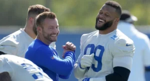 Sean McVay quebra o silêncio sobre o retorno de Aaron Donald
