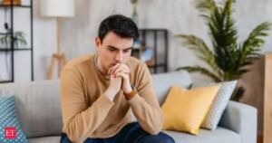 Traumas infantis e hábitos de pontualidade: A psicologia da pontualidade: a chegada precoce é um sinal de intimidade infantil e uma linguagem de amor oculta?